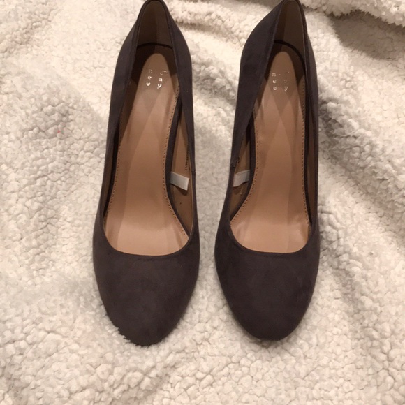 Taupe Velvet Block Heels - Picture 4 of 4